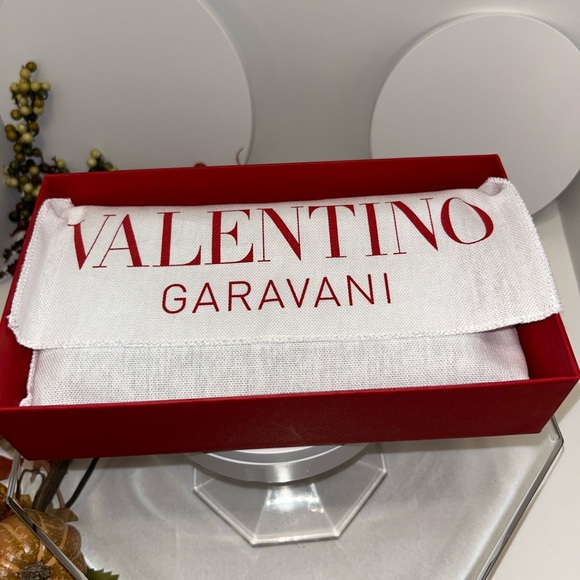 Valentino Rockstud Zip Around Wallet Black Pebbled Leather - Picture 8 of 13